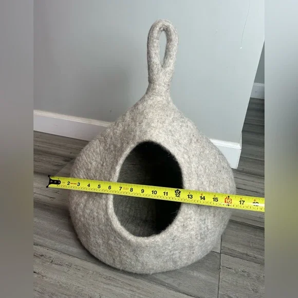 Cozy Gray Felted Cat Cave - Picture 6 of 6